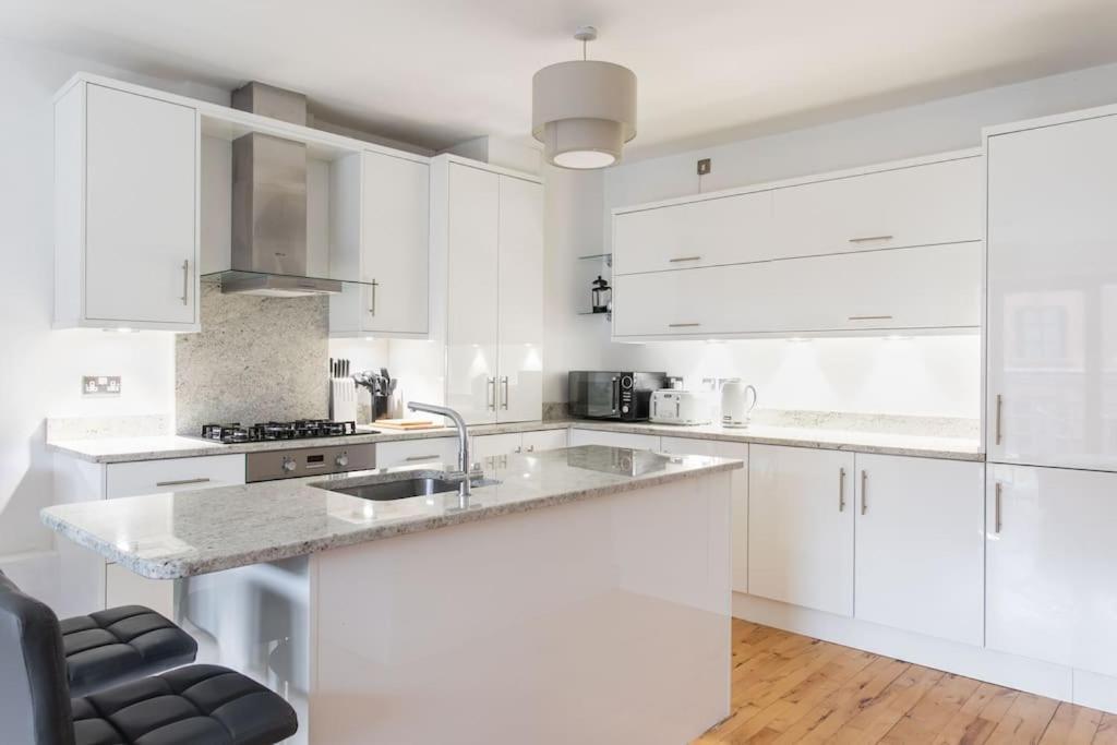 Best City Centre Luxurious Home Free Parking Belfast Eksteriør billede