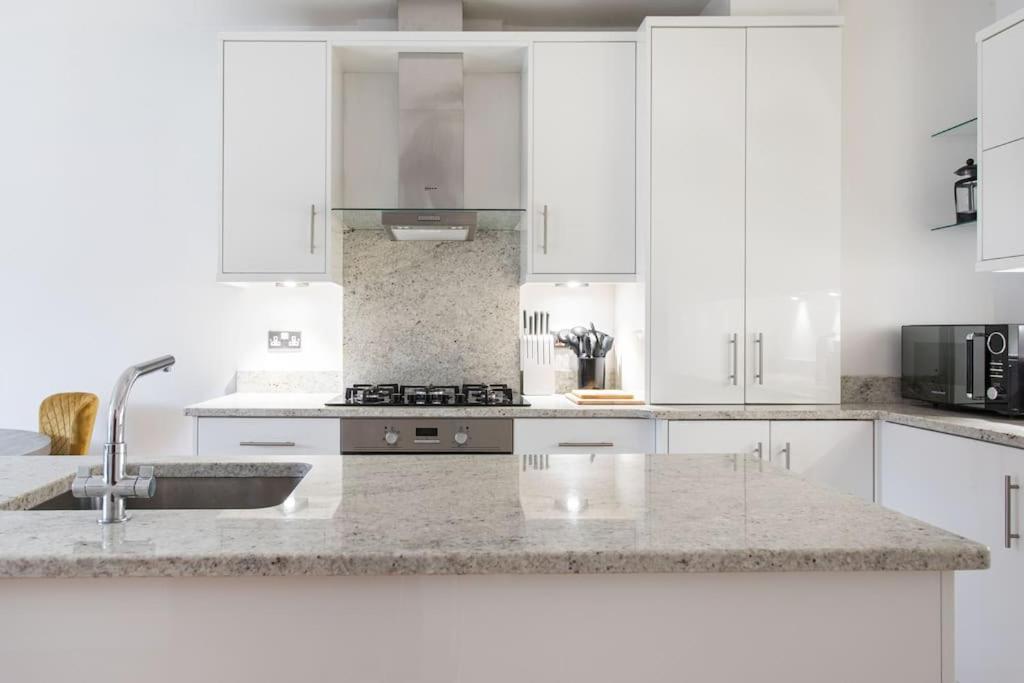 Best City Centre Luxurious Home Free Parking Belfast Eksteriør billede